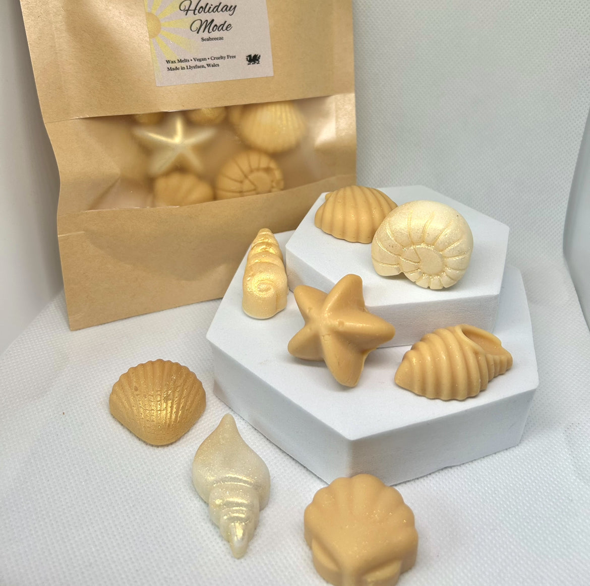 Holiday Mode - Seabreeze - Luxury Shell Wax Melts - 8 Pack